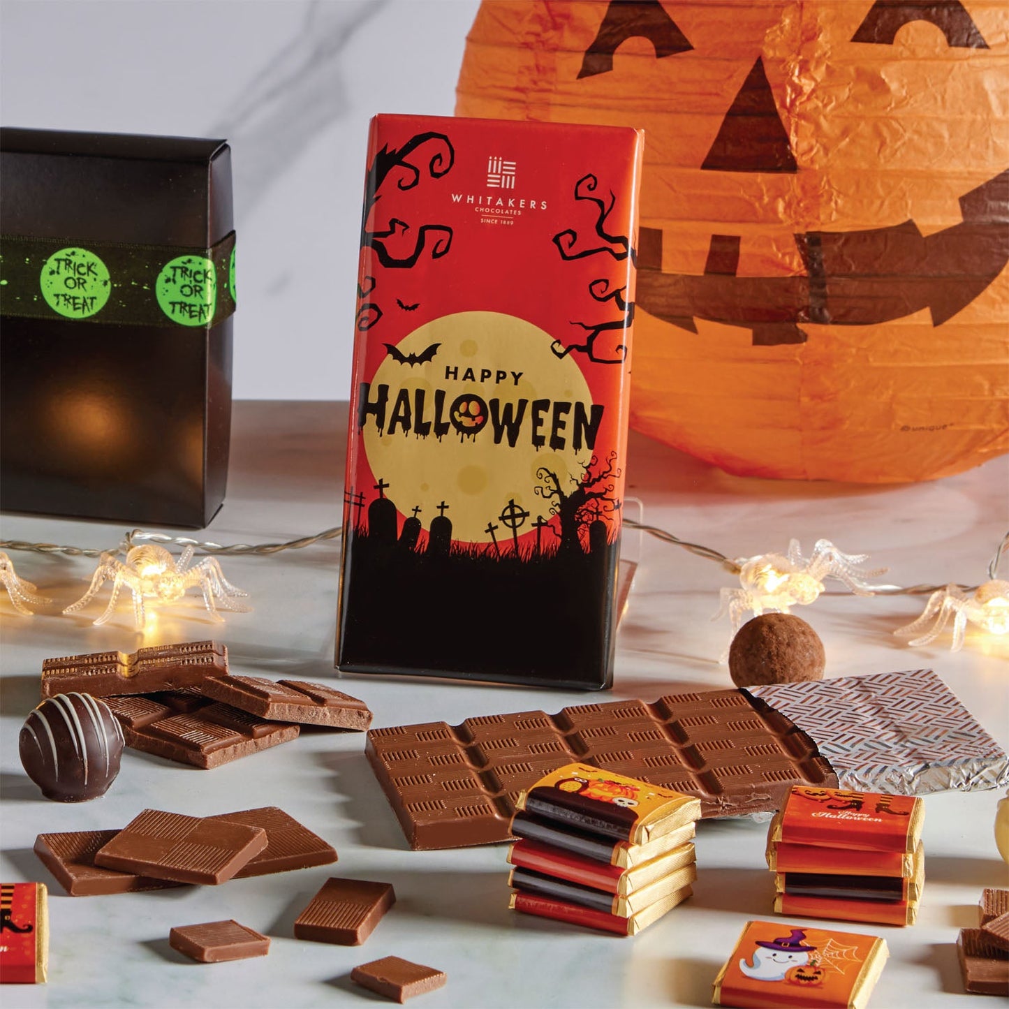 90g milk chocolate halloween themed bar