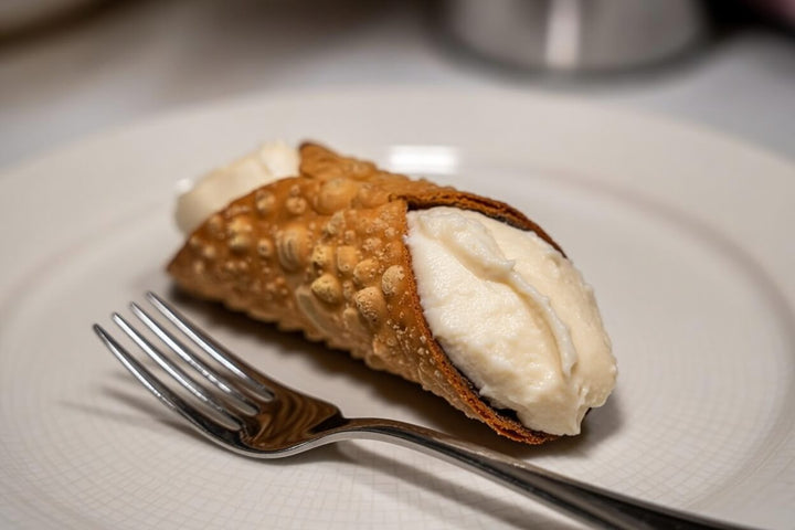 Simple and Easy White Chocolate Cannoli Recipe UK