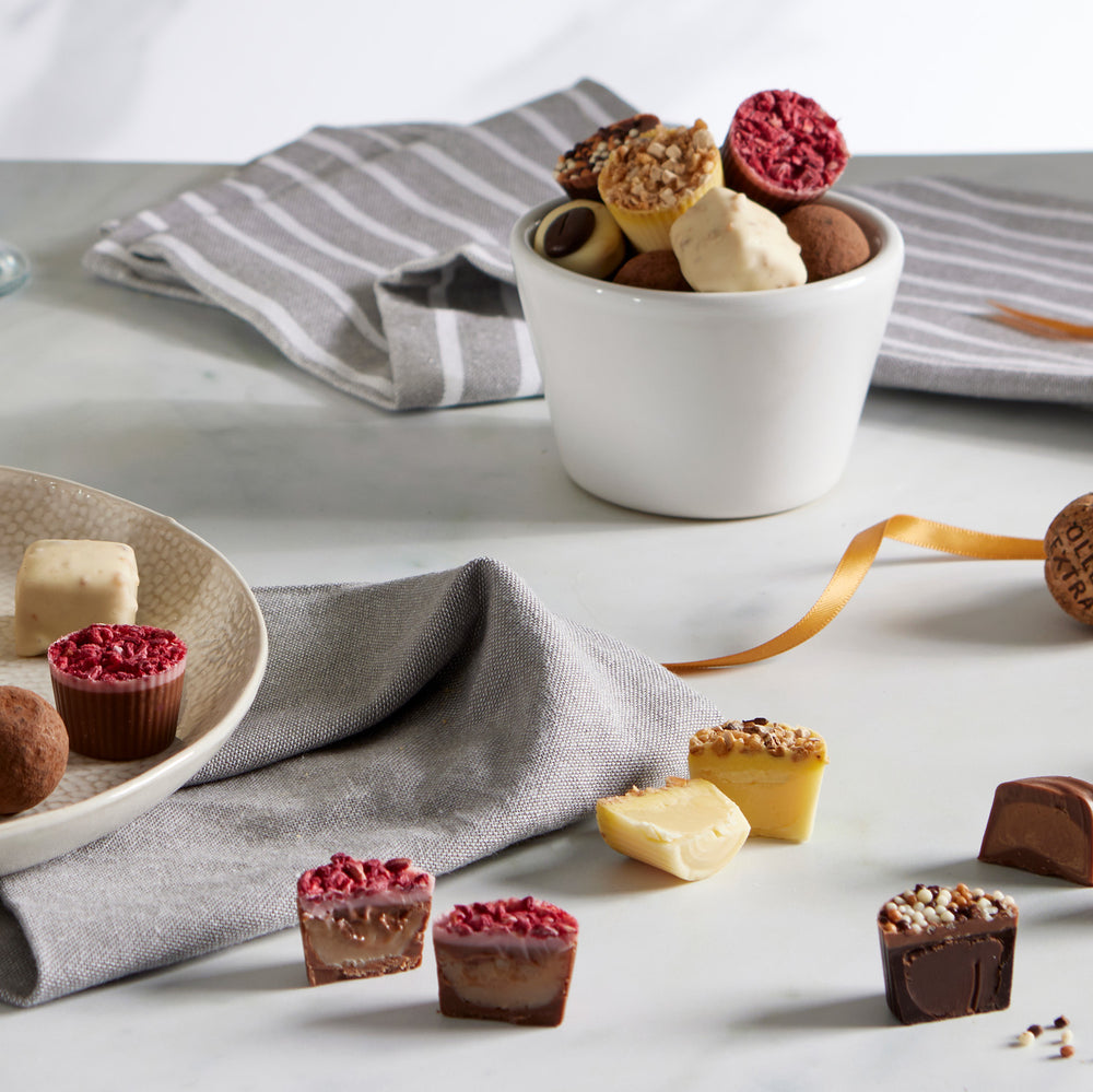 Milk Chocolate Raspberry Cup Catering Box (1kg)
