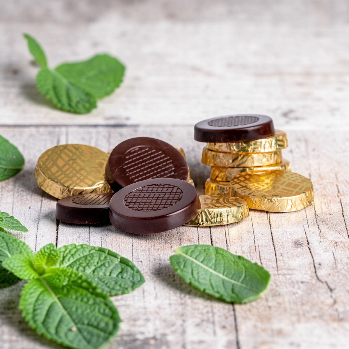 Dark Chocolate Gold Foiled Mint Crisps (1kg)